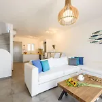 Vila Helen Front Luxury Kastrákion