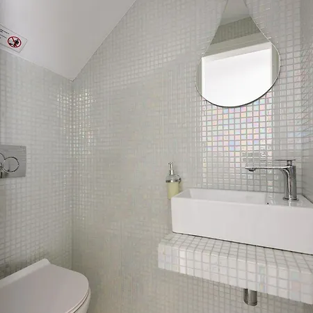 Villa Helen Front Luxury