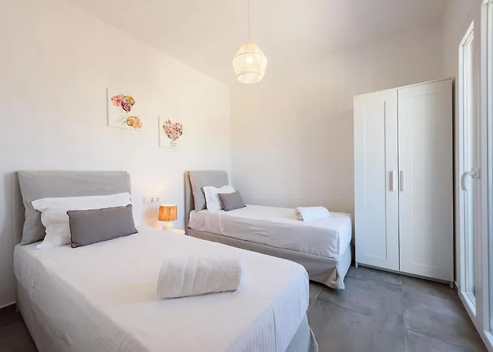 Helen Front Luxury Kastrákion